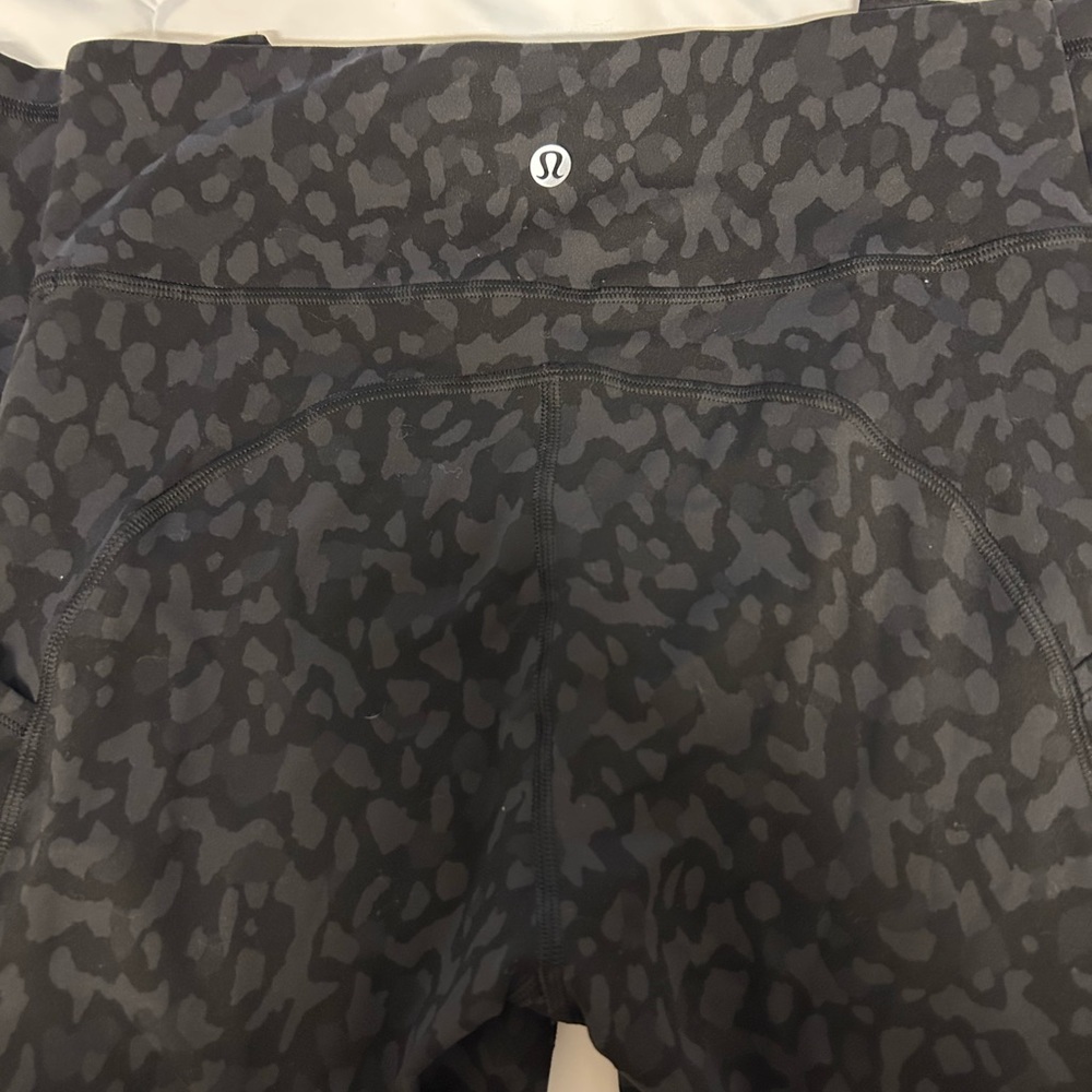 Lululemon cropped leggings
